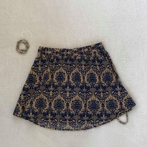 🏖 MINE Brand woman's playful skirt SZ L